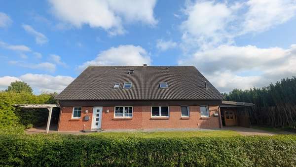 Außenansicht Außenansicht - Zweifamilienhaus in 24894 Tolk mit 238m² kaufen