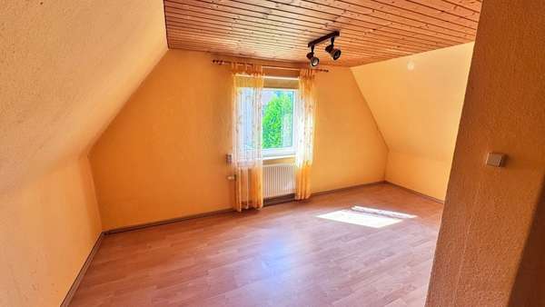 Zimmer im DG Zimmer im DG - Einfamilienhaus in 24943 Flensburg mit 73m² kaufen