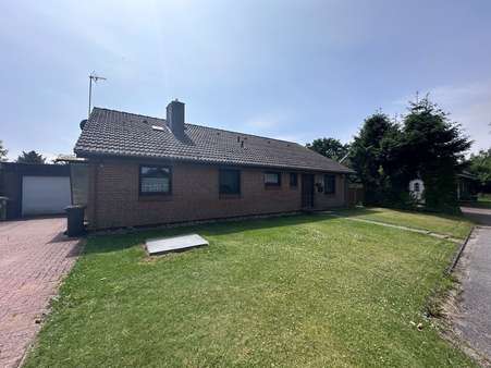 Ansicht von der Straße - Bungalow in 25926 Ladelund mit 112m² kaufen