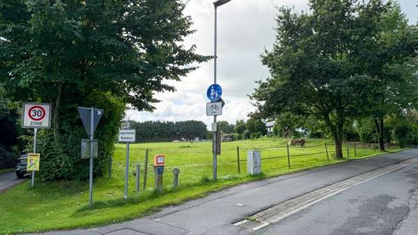 Straßenansicht Straßenansicht - Grundstück in 24992 Janneby mit 1000m² kaufen
