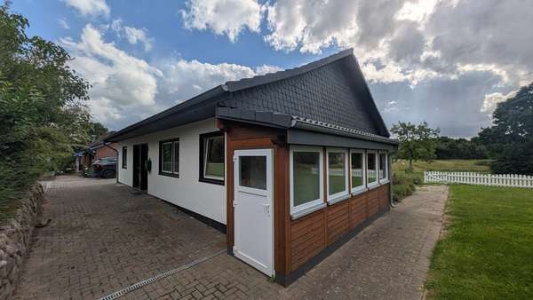 Seitliche Ansicht Seitliche Ansicht - Einfamilienhaus in 24376 Kappeln mit 98m² kaufen