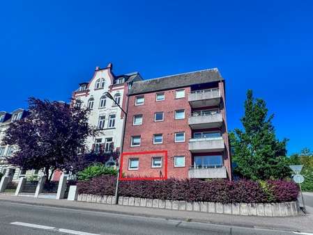 Straßenansicht - Erdgeschosswohnung in 24941 Flensburg mit 56m² kaufen