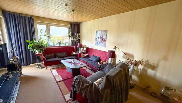 Wohnzimmer mit Balkonzugang Wohnzimmer mit Balkonzugang - Etagenwohnung in 24955 Harrislee mit 94m² kaufen