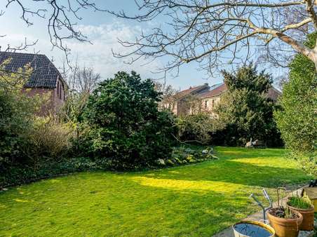 Ausblick - Einfamilienhaus in 25336 Elmshorn mit 236m² kaufen