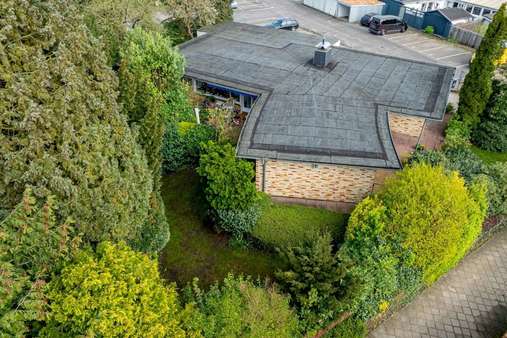 Seitenansicht links 03 - Bungalow in 25336 Elmshorn mit 143m² kaufen