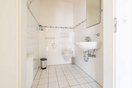 Praxis WC - Einfamilienhaus in 25335 Elmshorn mit 32m² kaufen