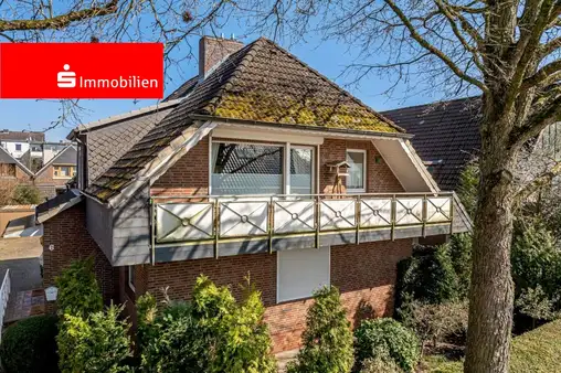 3-Zimmer-Dachgeschosswohnung mit Garage, Loggia und Gartenanteil in ruhiger Lage!