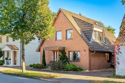 Straßenansicht Straßenansicht - Mehrfamilienhaus in 25335 Elmshorn mit 196m² kaufen