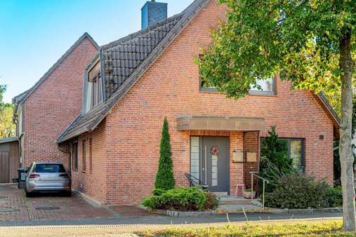Straßenansicht Straßenansicht - Mehrfamilienhaus in 25335 Elmshorn mit 196m² kaufen