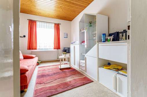 Gaestezimmer 01 - Doppelhaushälfte in 25335 Elmshorn mit 99m² kaufen