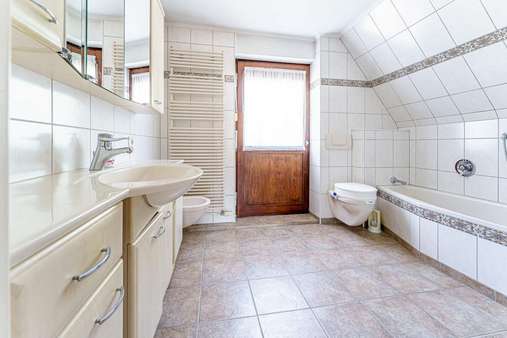 Badzimmer DG Badzimmer DG - Einfamilienhaus in 25335 Elmshorn mit 115m² kaufen