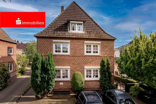 Charmantes Zweifamilienhaus mit attraktiven Grundstück!