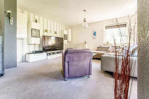 Wohnzimmer 02 - Etagenwohnung in 25337 Elmshorn mit 96m² kaufen