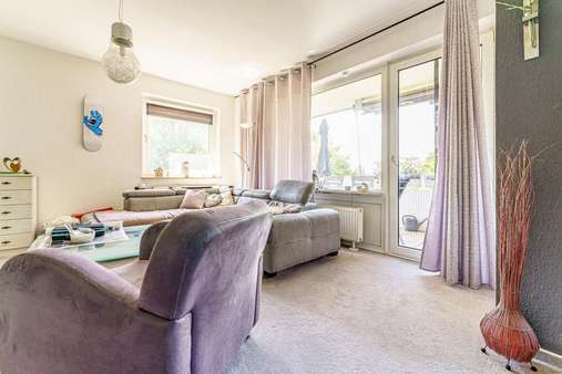 Wohnzimmer 03 - Etagenwohnung in 25337 Elmshorn mit 96m² kaufen