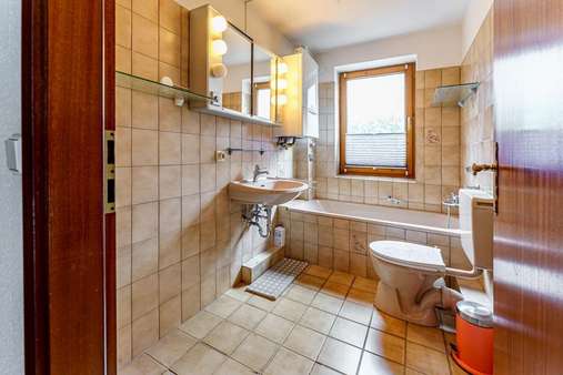 Wannenbad Erdgeschoss - Erdgeschosswohnung in 25337 Elmshorn mit 94m² kaufen