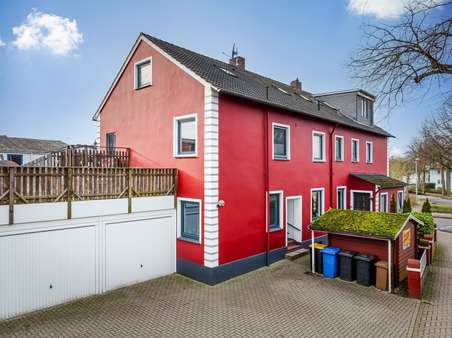 Gesamtansicht. - Mehrfamilienhaus in 25436 Uetersen mit 318m² kaufen