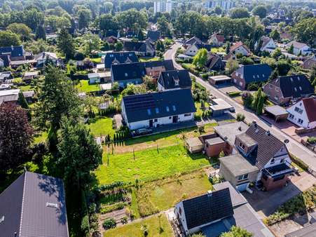 beispielhafte Nachbarsbebauung. - Grundstück in 22880 Wedel mit 370m² kaufen