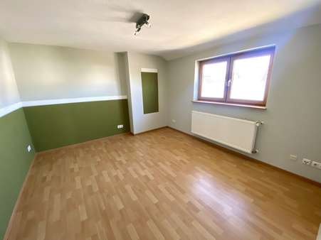 OG Zimmer 1 - Doppelhaushälfte in 22880 Wedel mit 156m² kaufen