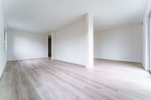 Wohnzimmer und Essbereich - Etagenwohnung in 25462 Rellingen mit 102m² kaufen