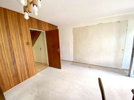 Wohnzimmer - Reihenmittelhaus in 22880 Wedel mit 70m² kaufen