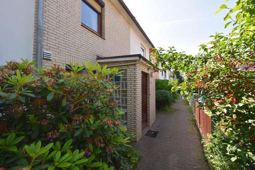 Herzlich Willkommen. Herzlich Willkommen. - Reihenmittelhaus in 22880 Wedel mit 68m² kaufen