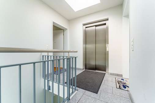 Mit dem Fahrstuhl in die Wohnung. - Penthouse-Wohnung in 22880 Wedel mit 92m² kaufen