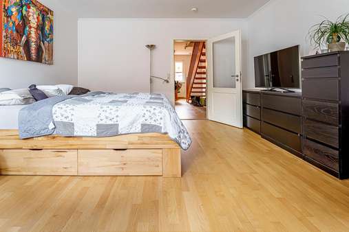 Schlaf- oder Wohnzimmer. Schlaf- oder Wohnzimmer. - Maisonette-Wohnung in 22880 Wedel mit 60m² kaufen