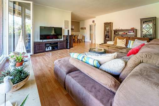 Wohnzimmer Wohnzimmer - Etagenwohnung in 22880 Wedel mit 106m² kaufen