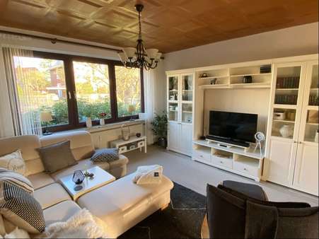 Wohnzimmer - Einfamilienhaus in 25524 Itzehoe mit 180m² kaufen
