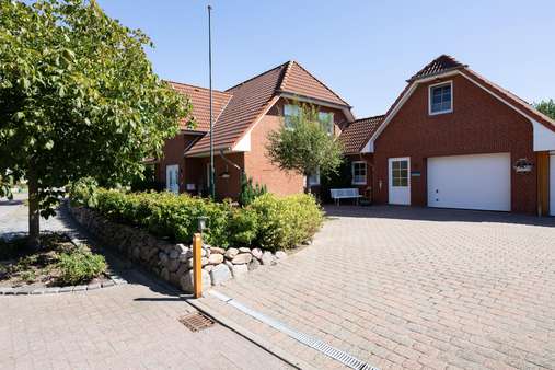 Straßenansicht 2 Straßenansicht 2 - Einfamilienhaus in 25761 Büsum mit 231m² kaufen