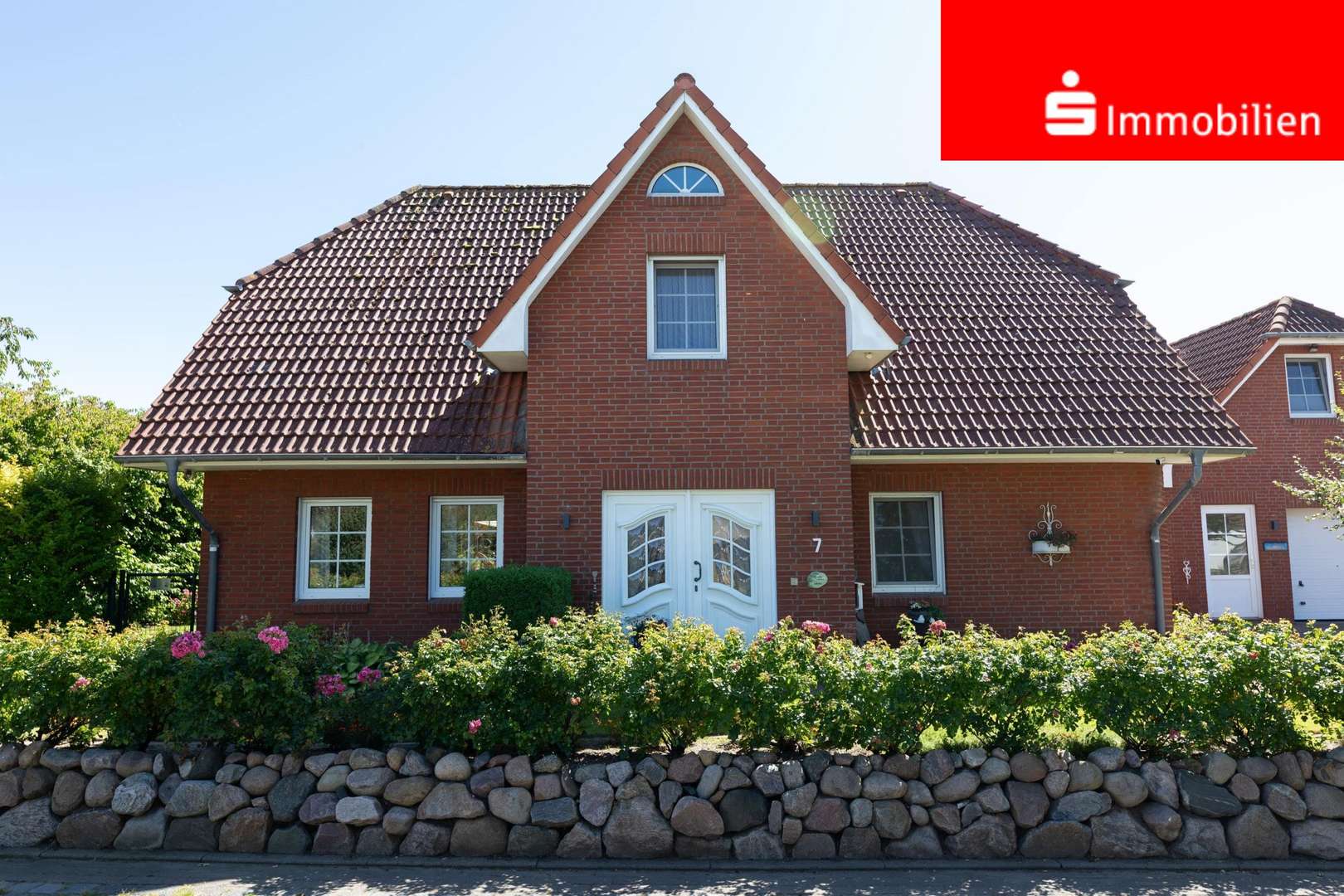 Titelbild Titelbild - Einfamilienhaus in 25761 Büsum mit 231m² kaufen