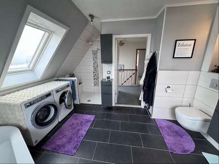 Bad OG (Duschbereich) - Einfamilienhaus in 25560 Kaisborstel mit 141m² kaufen