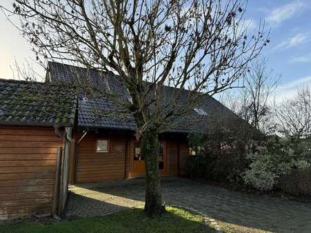 Eingang & Auffahrt - Einfamilienhaus in 25541 Brunsbüttel mit 195m² kaufen
