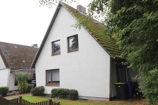 Außen Strasse Außen Strasse - Einfamilienhaus in 25746 Heide mit 114m² kaufen