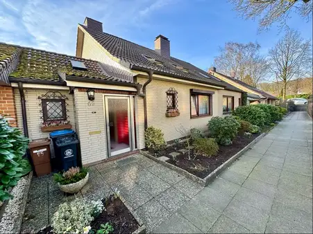 Gepfl. Doppelhaushälfte in ruhiger Lage mit Garage + jungem Dach