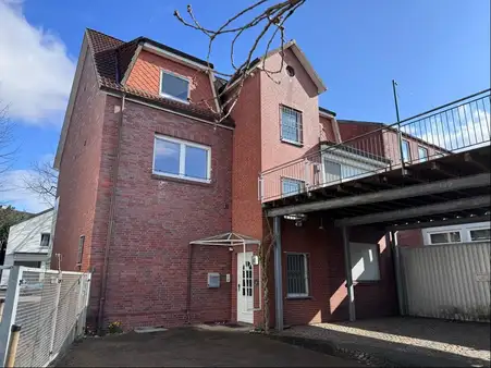 Gepflegtes Wohn-/Geschäftshaus mit fast 450 m² Gesamtfläche