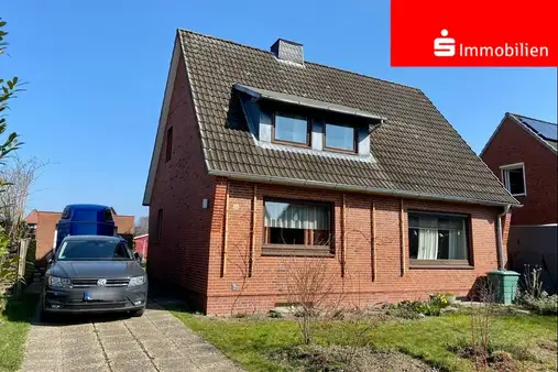 Teilmodernisiertes und gemütliches Haus auf großem Grundstück