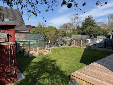 Garten mit Gewächshaus - Einfamilienhaus in 25767 Albersdorf mit 130m² kaufen