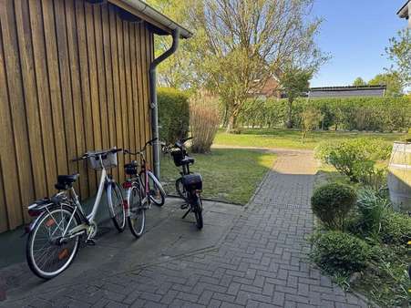 Weg mit Vorgarten - Reihenmittelhaus in 25761 Büsum mit 109m² kaufen