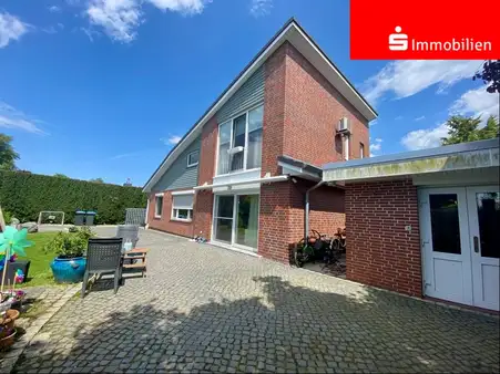 Was für ein Haus, mit eigener Praxis!