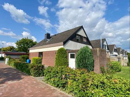 Seitenansicht Seitenansicht - Einfamilienhaus in 25348 Glückstadt mit 119m² kaufen