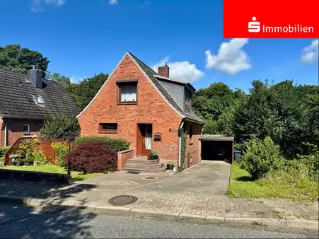 Gepfl. Einfamilienhaus mit Carport+Vollkeller - tolle Einsteigerimmobilie