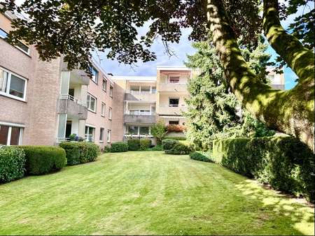 Ansicht mit Garten - Etagenwohnung in 25524 Itzehoe mit 77m² kaufen