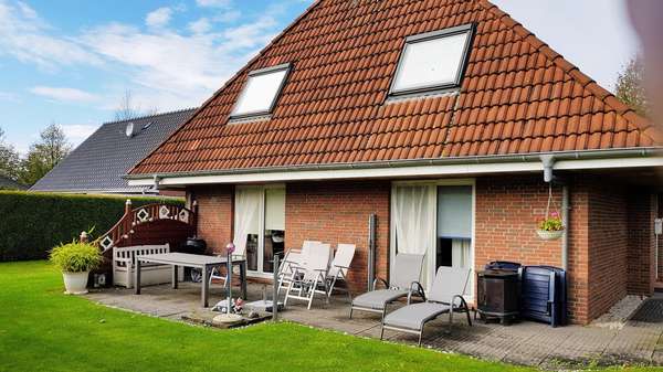 Terrasse/Rückseite - Zweifamilienhaus in 25582 Hohenaspe mit 166m² kaufen