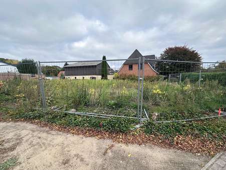 Straßenansicht Straßenansicht - Grundstück in 25746 Heide mit 680m² kaufen