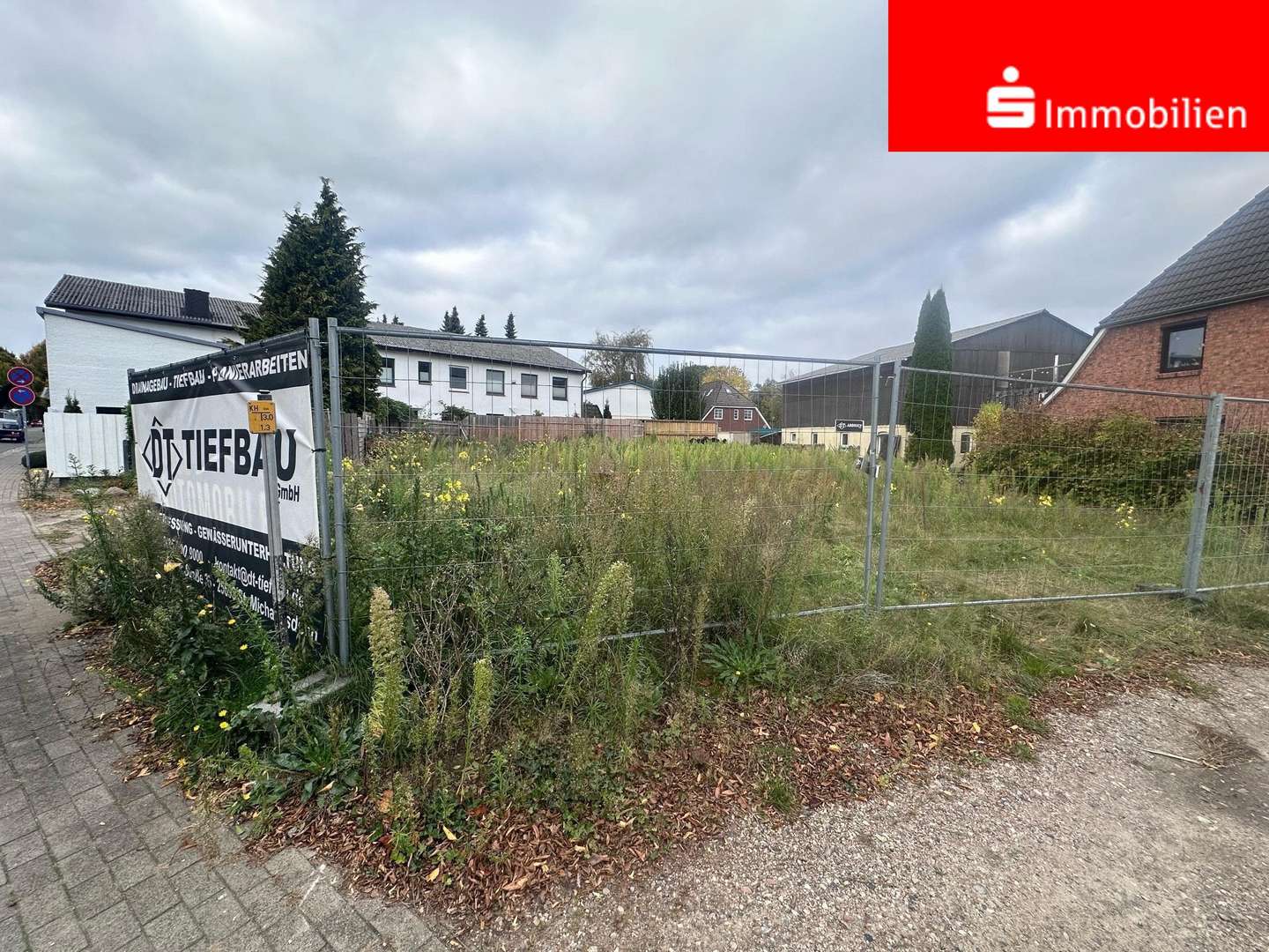 Straßenansicht Straßenansicht - Grundstück in 25746 Heide mit 680m² kaufen