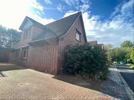Seitenansicht - Einfamilienhaus in 25348 Glückstadt mit 125m² kaufen
