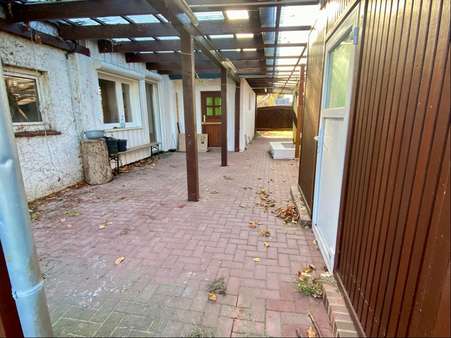 Überdachte Terrasse - Einfamilienhaus in 25348 Glückstadt mit 130m² kaufen