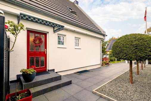 Zugang zum Haus - Einfamilienhaus in 23570 Lübeck mit 192m² kaufen