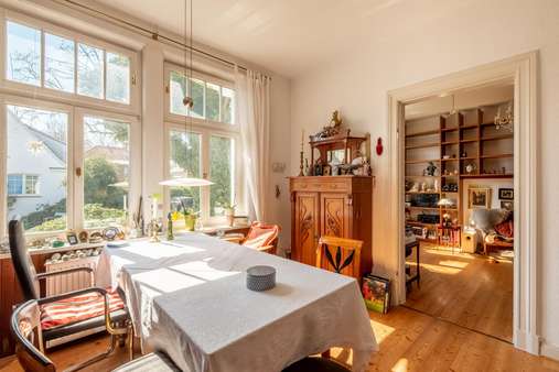 Wohn-Esszimmer im EG - Villa in 23570 Lübeck mit 130m² günstig kaufen